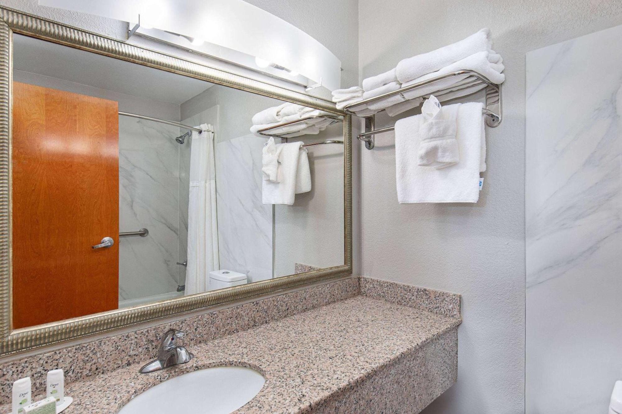 Ramada By Wyndham Bowling Green Dış mekan fotoğraf